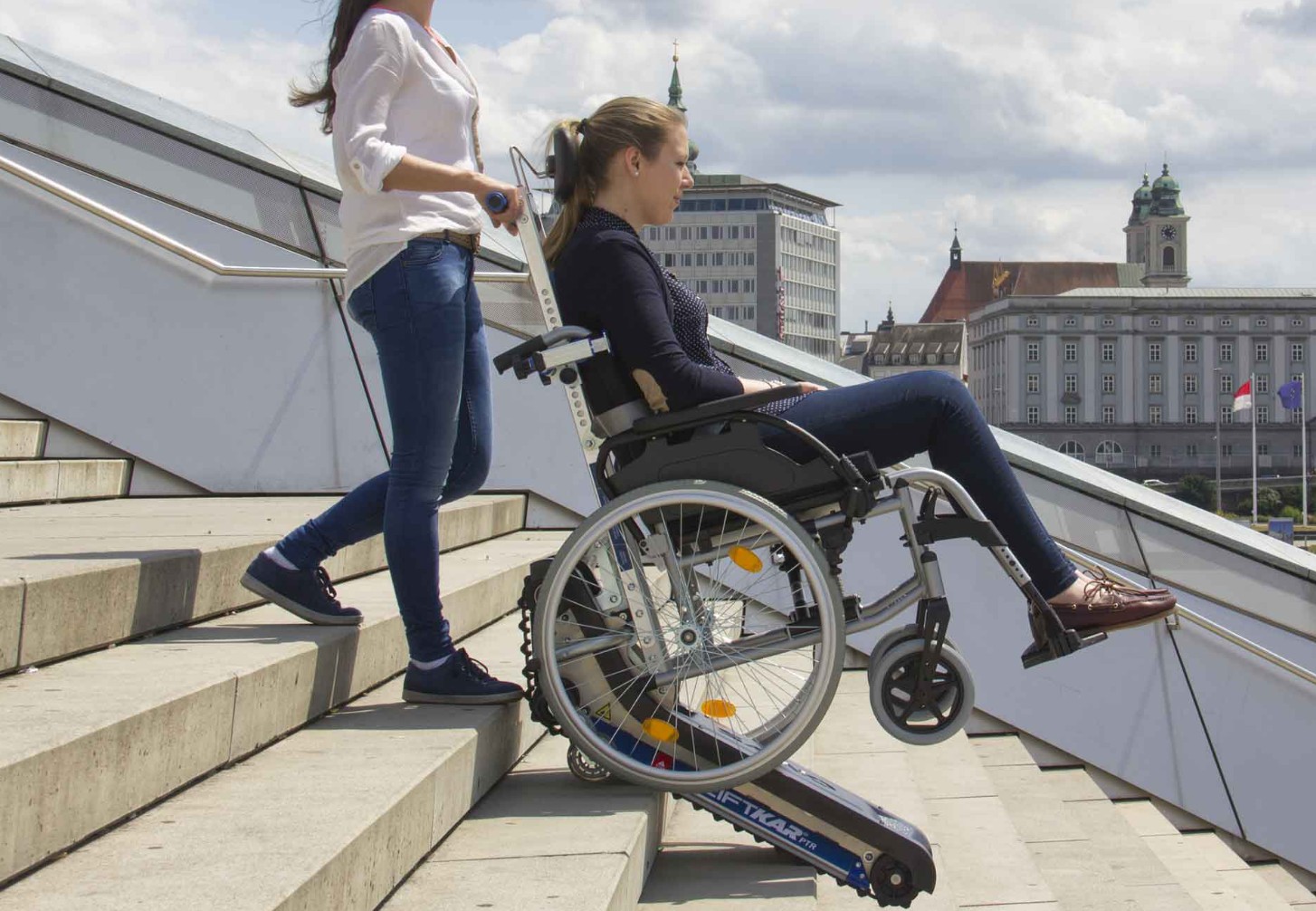 Merdiven Çıkma Cihazlarında Güvenlik Neden Yaşamsal Önemdedir?